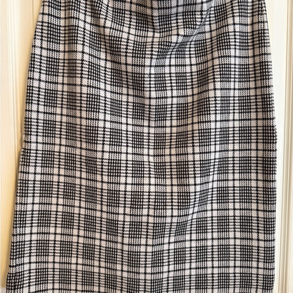 Ann Taylor Black and White Checkered Pencil Skirt